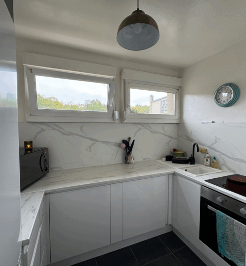 À vendre – Bel appartement F3 loué avec terrasse et cave