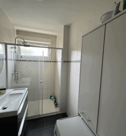 À vendre – Bel appartement F3 loué avec terrasse et cave